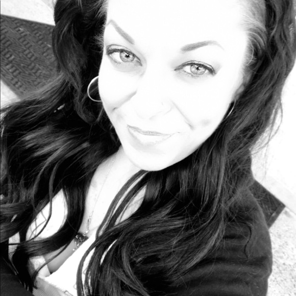 Meet your Posher, Dina - Picture 3 of 4